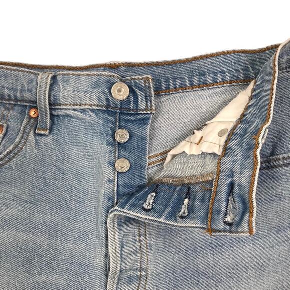 Levi’s Premium 501 Jean Short Women 32 Blue Light Wash Boho City Festival Resort - Picture 8 of 16